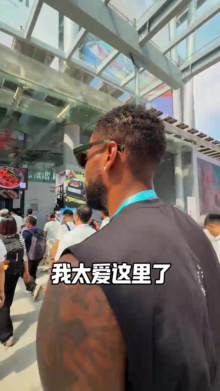 威姆斯逛广交会：我爱中国！中国真的太厉害了！